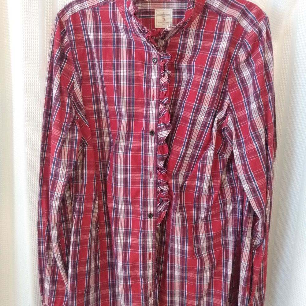 Gap, fitted boyfriend shirt in red plaid